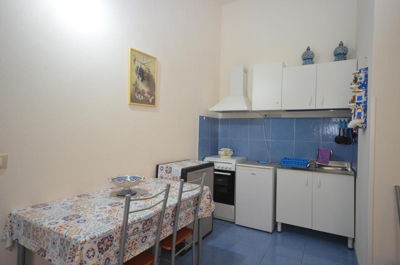 מקארי Appartamenti Da Clarissa מראה חיצוני תמונה